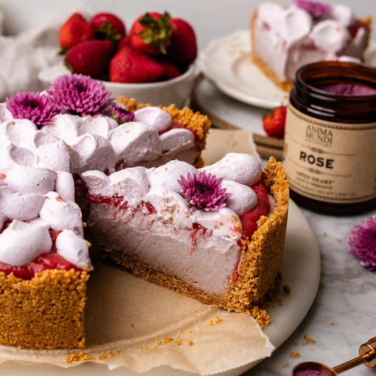 Mélange de plantes Anima Mundi Rose Open Heart dans un dessert raffiné pour un moment de self-care bienveillant