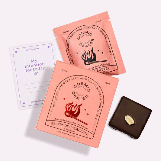 Gezonde pindakaas gedoseerd met gerookt zout & omhuld met rauwe pure chocolade.