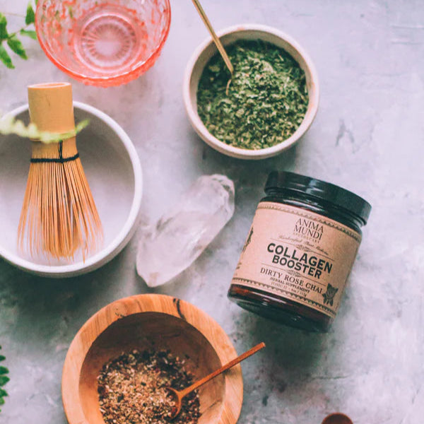 Deze blend is een uitstekende plantaardige oplossing voor degenen die hun botten, nagels, haar, weefsel en huid willen versterken.