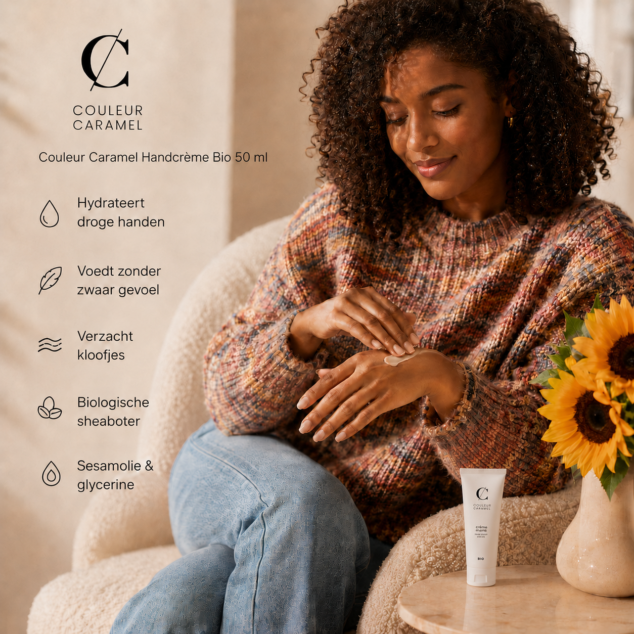 Couleur Caramel Handcrème Bio hydrateert droge handen in fauteuil
