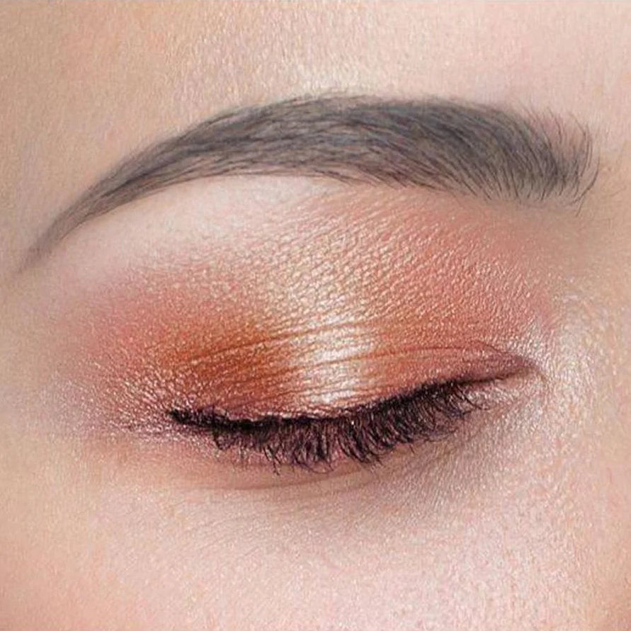 Couleur Caramel Oogschaduw Coppered Gold toont parelmoer pigment