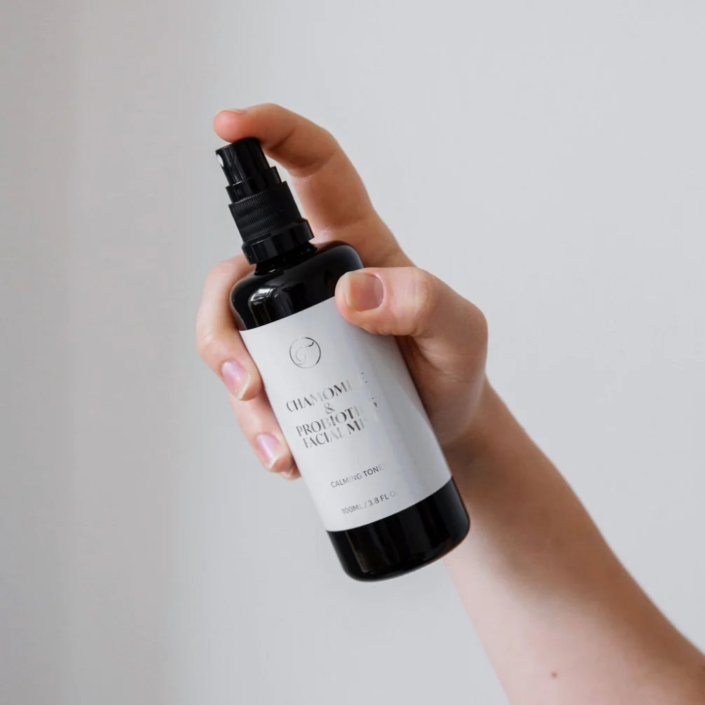 Door alle voordelen van kamille is het een kostbaar beauty ingrediënt dat de laatste jaren meer aandacht heeft gekregen.