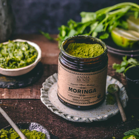 Moringa werkt als een natuurlijke energie booster. Deze energie boost is niet afhankelijk van suiker, waardoor het een duurzame, gelijkmatige energie is.