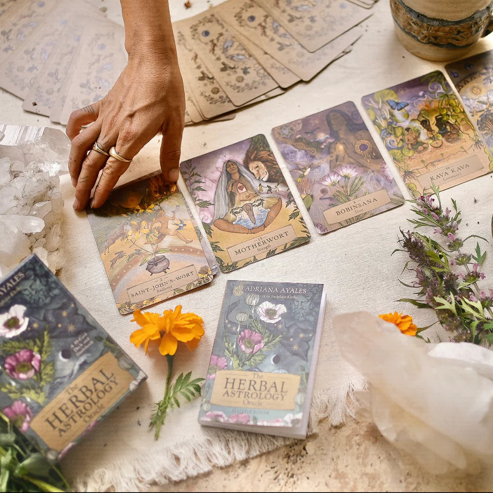 Het Orakel van de Kruidenastrologie is een inleiding tot de mystieke kunst van astrologische kruidengeneeskunde en hoe deze te gebruiken als een vorm van waarzeggerij.