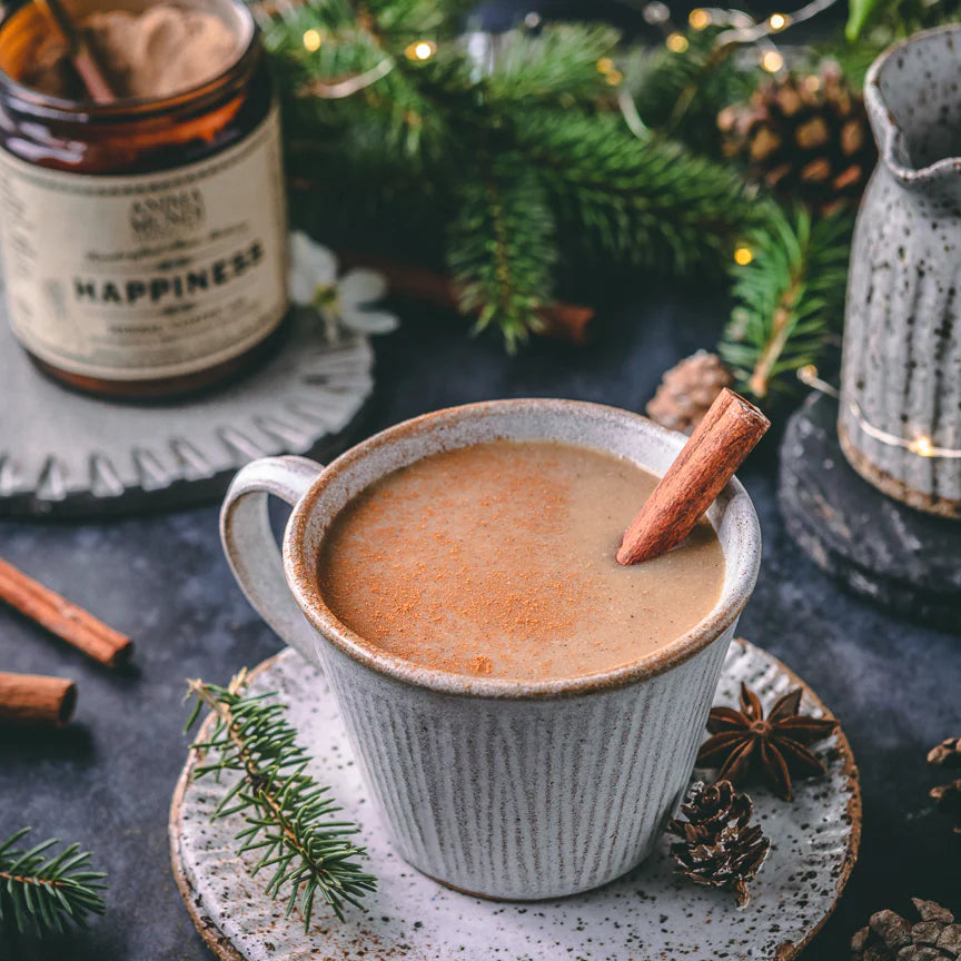 En als klap op de vuurpijl hebben we deze gelukskruiden gecombineerd met koffie-achtige bases voor hun aardende en voortreffelijke smaken.