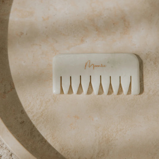 Peigne de massage Moonie by Mila-Gua Sha en jade blanc
