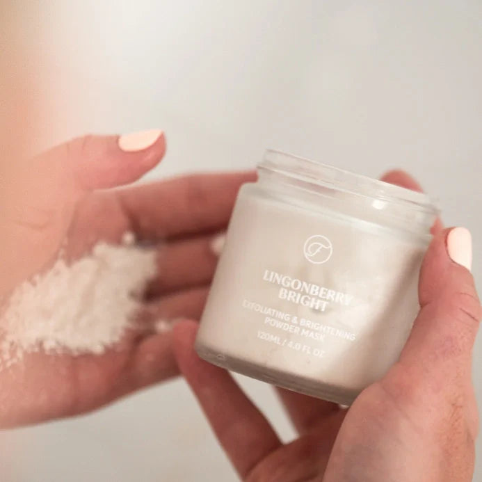 Lingonberry Bright 2 in 1 Fruitzuurpeeling-Flow Cosmetics