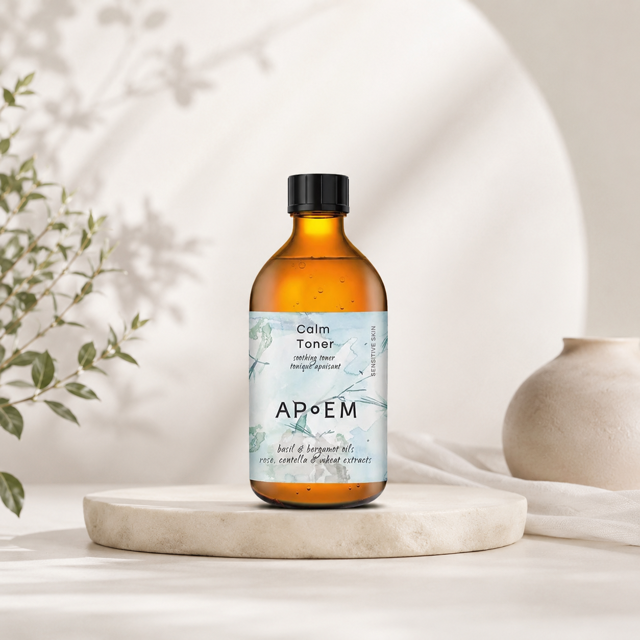 APoEM Calm Face Toner brengt rust na reiniging
