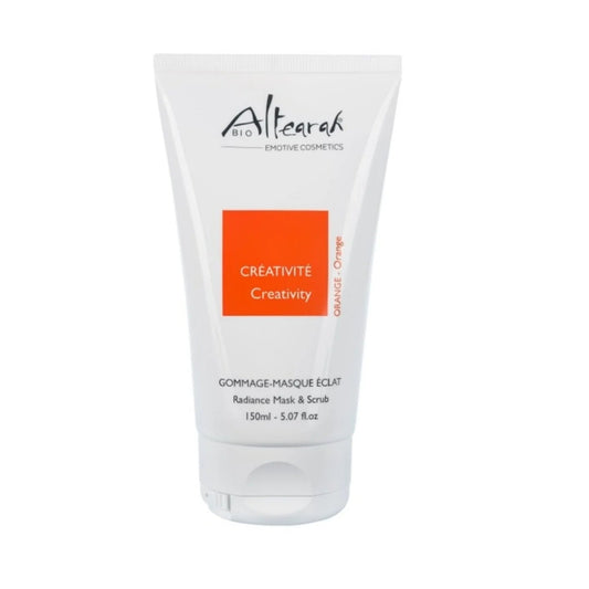 Biologisch gezichtsmasker en scrub met sinaasappel voor glow en stralende huid