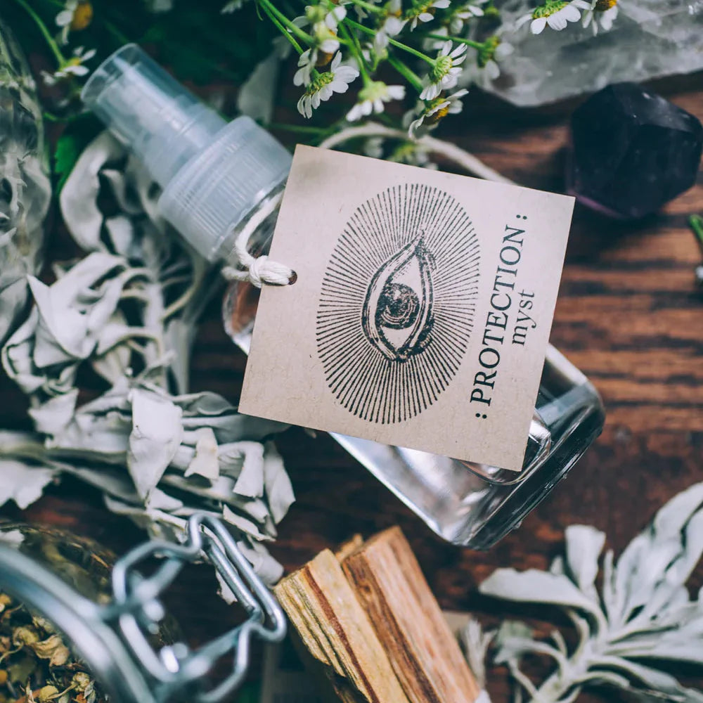 Palo santo hydrosol met botanicals voor aura reiniging, spirituele balans en natuurlijke bescherming