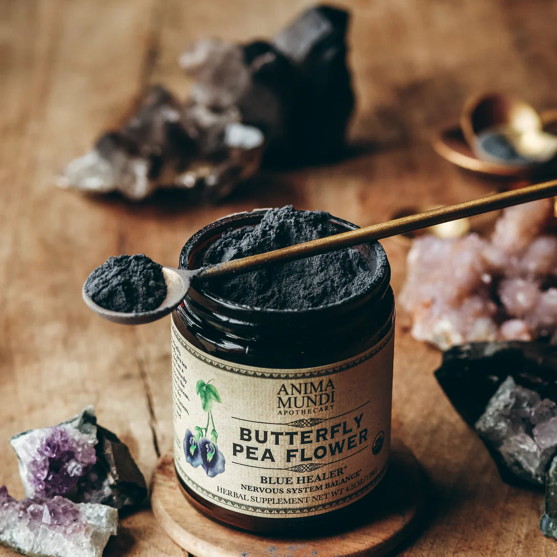 Butterfly Pea Flower vol met antioxidanten, (zoals anthocyaan) en pigmenten waarmee het voedsel en dranken op natuurlijke wijze kan kleure