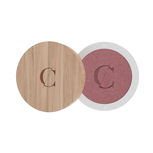 De natuurlijke en biologische oogschaduw van Couleur Caramel bevat een sterke concentratie van pigmenten. 