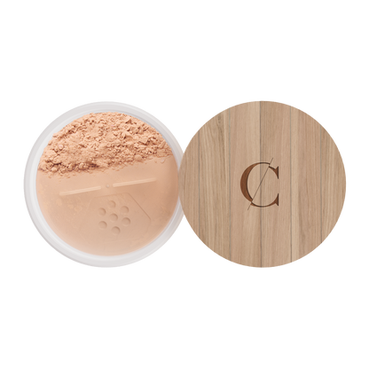 Couleur Caramel : une texture douce, ultra-fine et très pigmentée, facile à appliquer et à estomper.