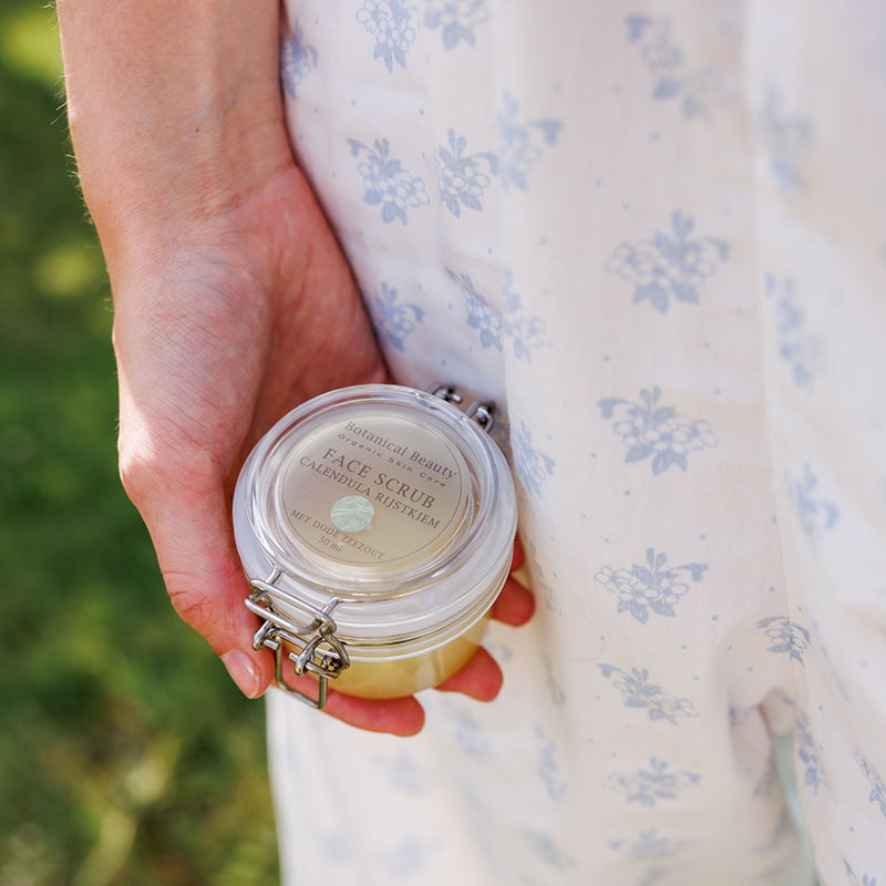 Botanical Beauty Face Scrub Calendula-Rijstkiem natuurlijk verzorgingsritueel