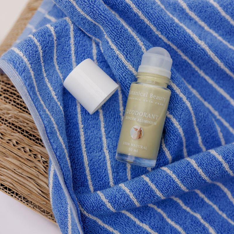 IJslands Mos*, Sheabutter*, Aloë Vera*, Eikenbast*
* uit gecontroleerde biologische teelt