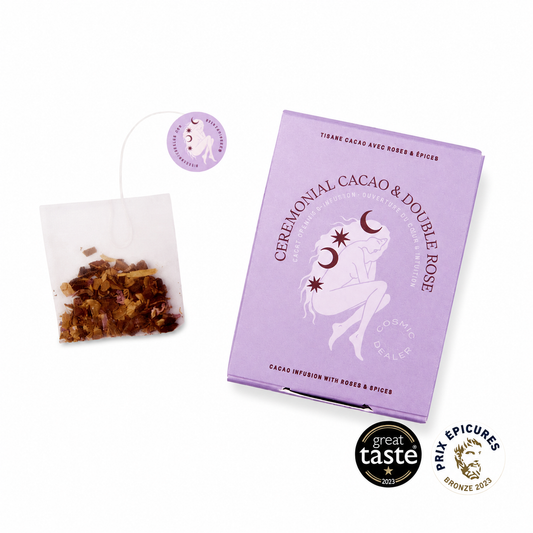 Ceremonial Cacao en Double Rose. Cacaonibs, rozenblaadjes, rozenknoppen en Ayurvedische kruiden meermaals bekroond. 