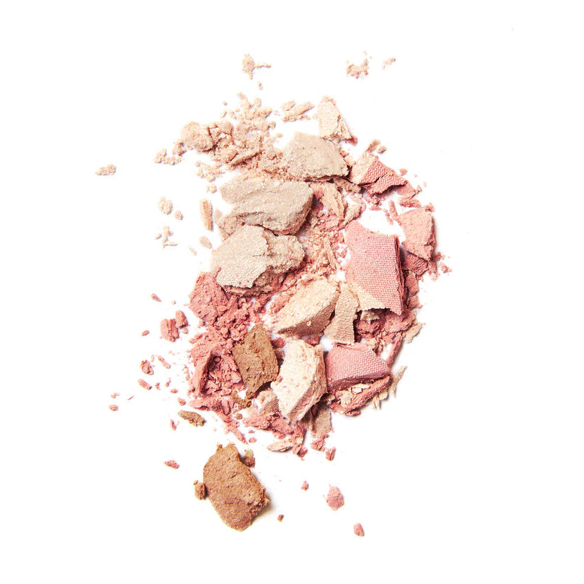 Couleur Caramel Bio Mozaïekpoeder textuur blendt zacht en egaal