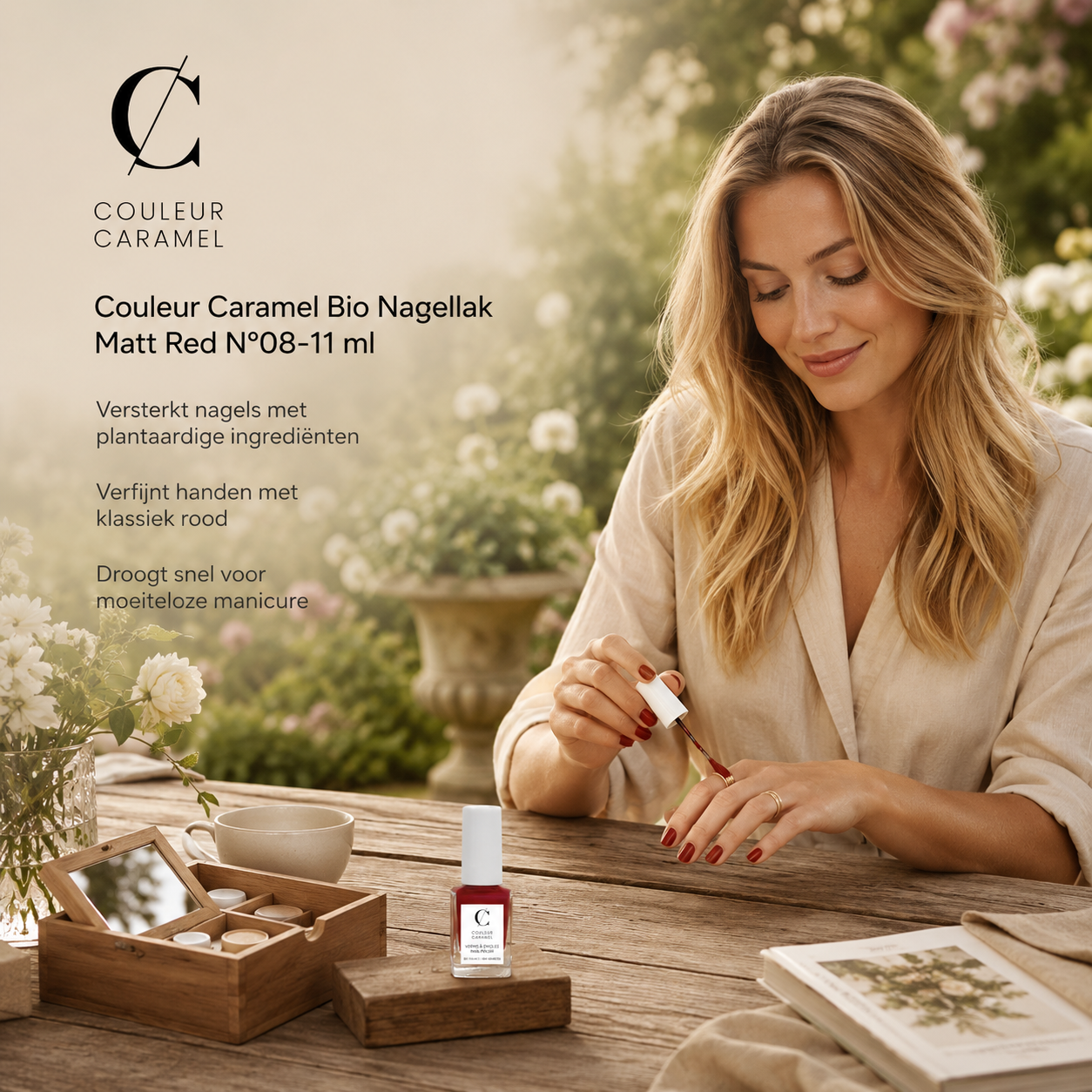 Couleur Caramel Bio Nagellak sfeerbeeld voor elegante rode nagels