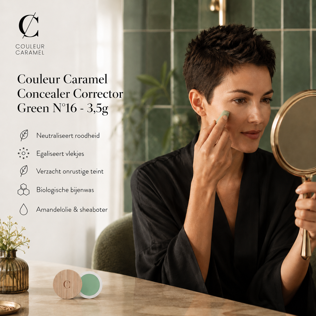 Couleur Caramel Concealer Green neutraliseert roodheid in groene badkamer