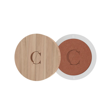 Le fard à paupières Couleur Caramel Coppered Gold offre un éclat chaud