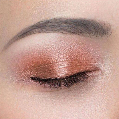 Gros plan du fard à paupières Couleur Caramel N099 teinte cuivre nacrée