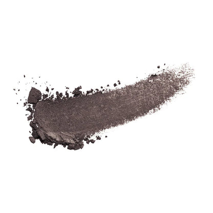 La texture nacrée du fard à paupières Couleur Caramel s'estompe avec chaleur et douceur