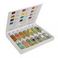 Elke kleur is een belofte voor een unieke reis. De Discovery box bevat alle veertien Altearah synergieën in 30 ml.