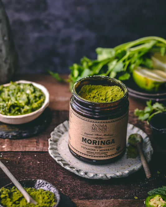 Moringa werkt als een natuurlijke energie booster. Deze energie boost is niet afhankelijk van suiker, waardoor het een duurzame, gelijkmatige energie is. 