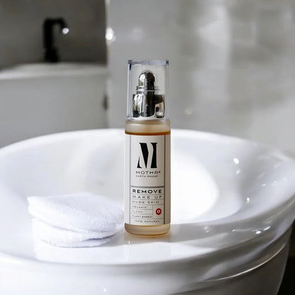 Softens and calms the skin with chamomile, calendula and yarrow