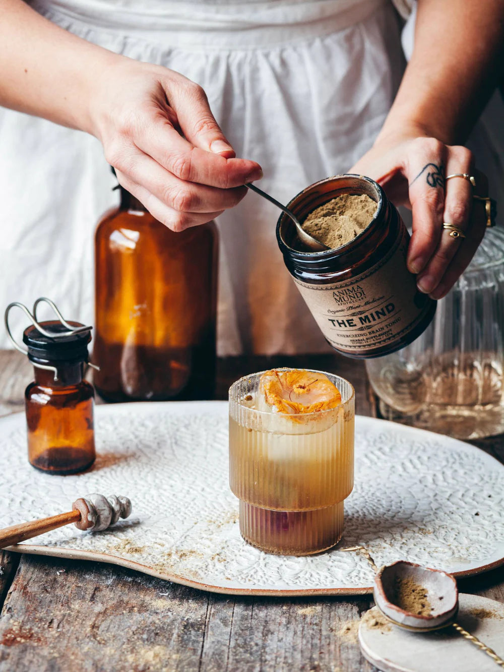 Ginkgo, Gotu Kola, Lion's Mane, Tulsi, Brahmi en Mucuna zijn allemaal gerespecteerde hersentonicums met een uitgebreide geschiedenis. 
