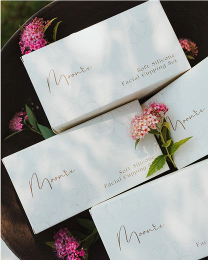Cadeaudoos van de Moonie Soft Silicone Facial Cupping Set met bloemen