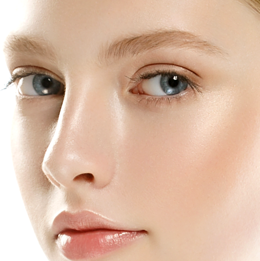 Sourcils dessinés avec le Crayon Sourcils Bio N°126 Blond Clair de Couleur Caramel