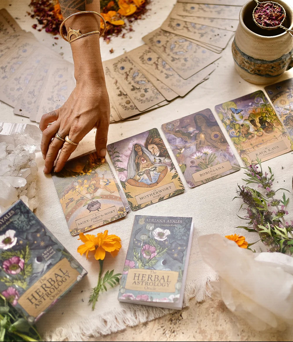 Het Orakel van de Kruidenastrologie is een inleiding tot de mystieke kunst van astrologische kruidengeneeskunde en hoe deze te gebruiken als een vorm van waarzeggerij.