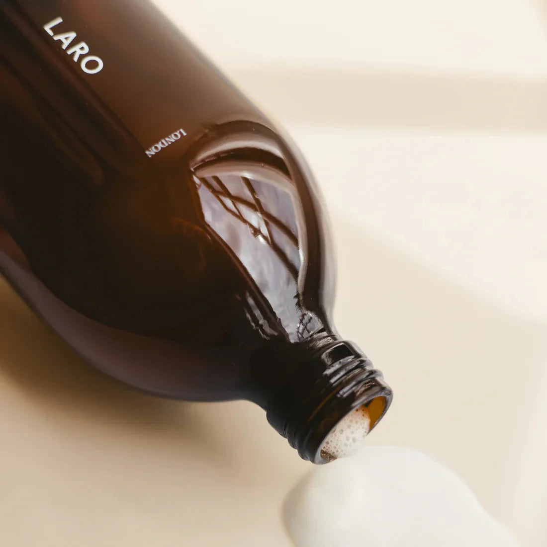 natuurlijk mondwater textuur laro london vloeistof close up