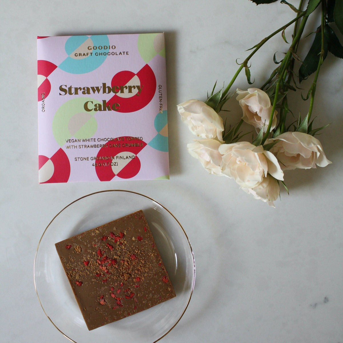 Chocolat Goodio Strawberry Cake avec tablette et emballage