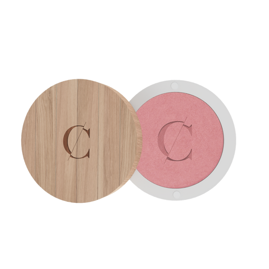 De natuurlijke en biologische oogschaduw van Couleur Caramel bevat een sterke concentratie van pigmenten. 