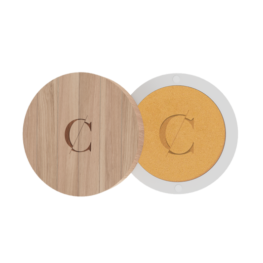 De natuurlijke en biologische oogschaduw van Couleur Caramel bevat een sterke concentratie van pigmenten. 